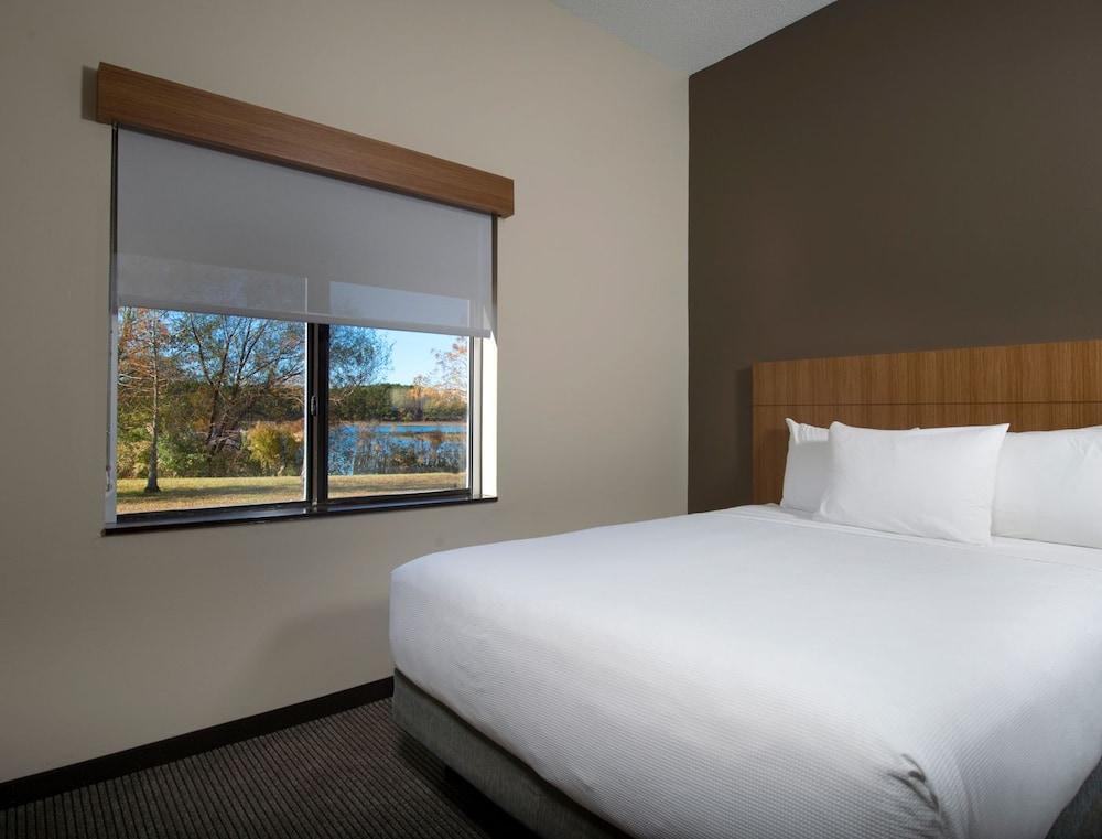 Hyatt Place Savannah Airport Exterior photo