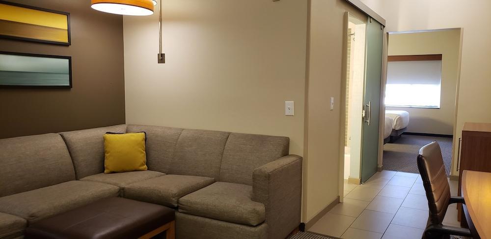 Hyatt Place Savannah Airport Exterior photo